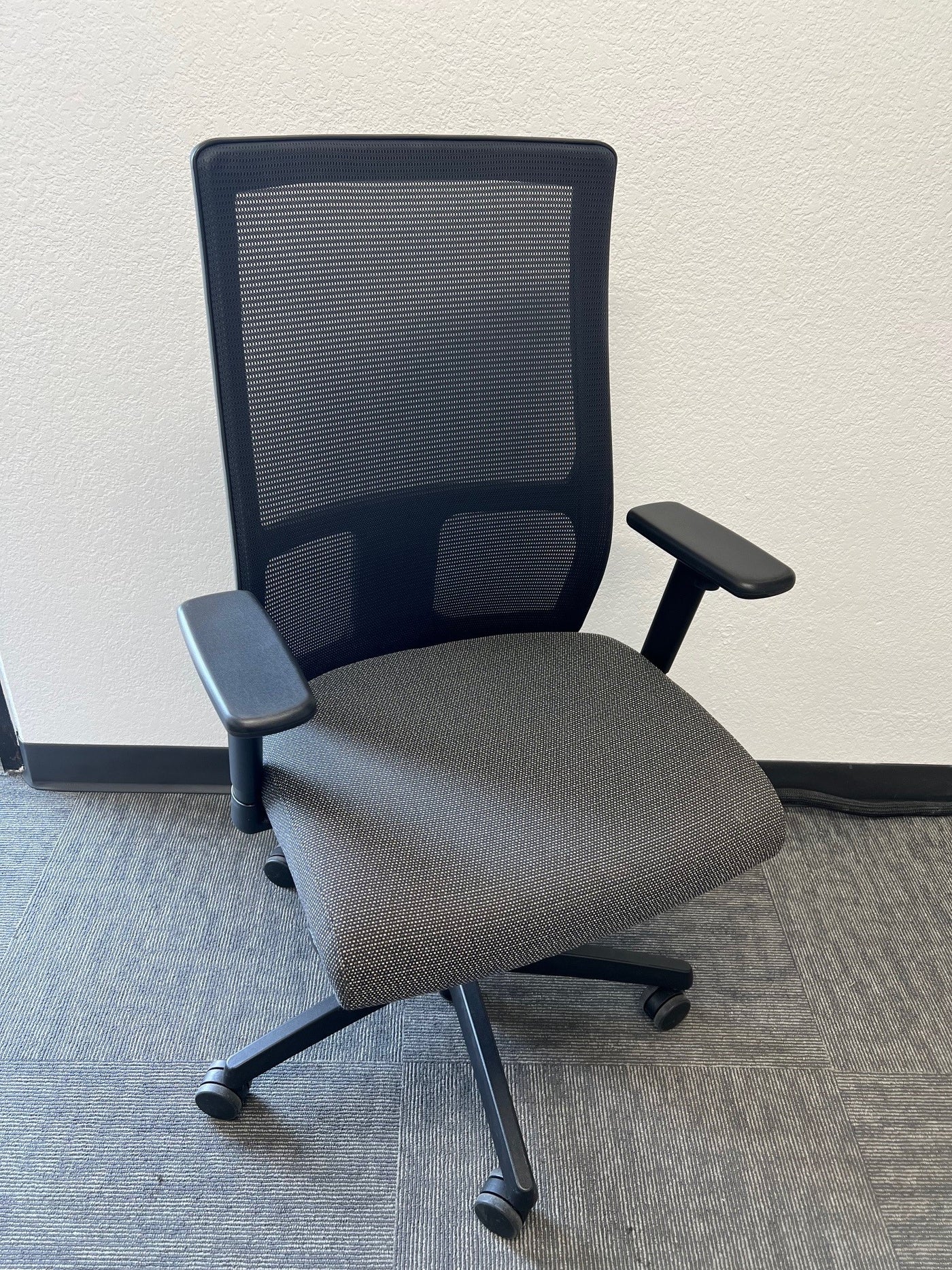 HON IGNITION MESH CHAIR