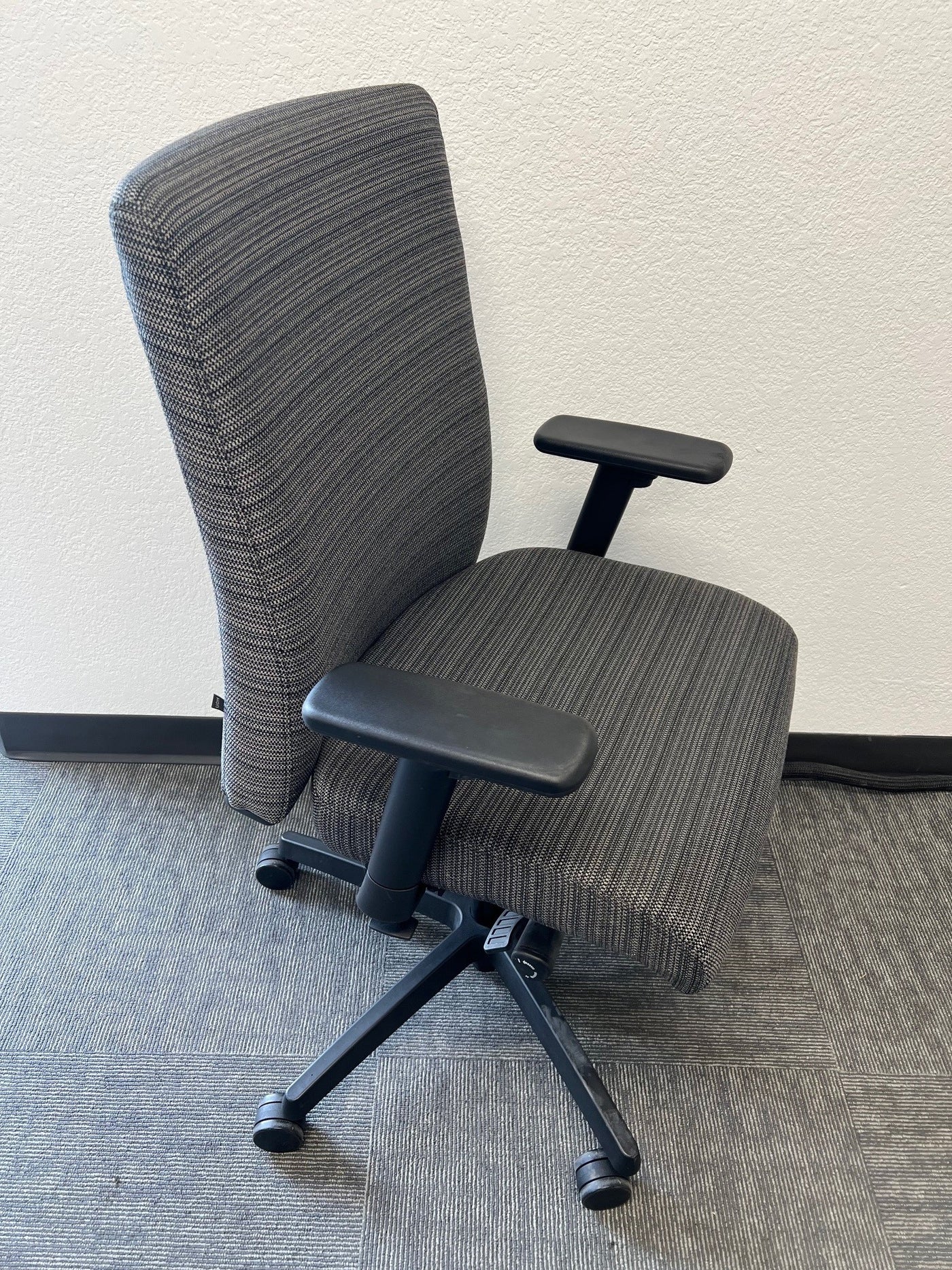 HON IGNITION FABRIC  CHAIR