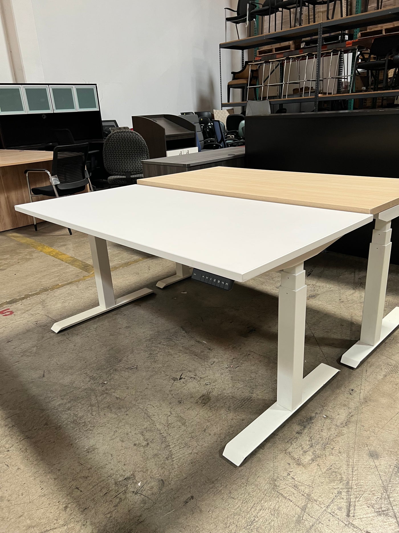 AMQ Sit-to-Stand Desk