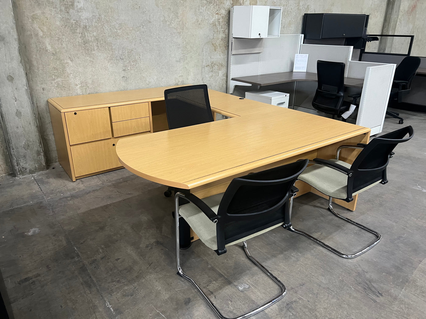 PRE OWNED U SHAPED DESK - MAPLE