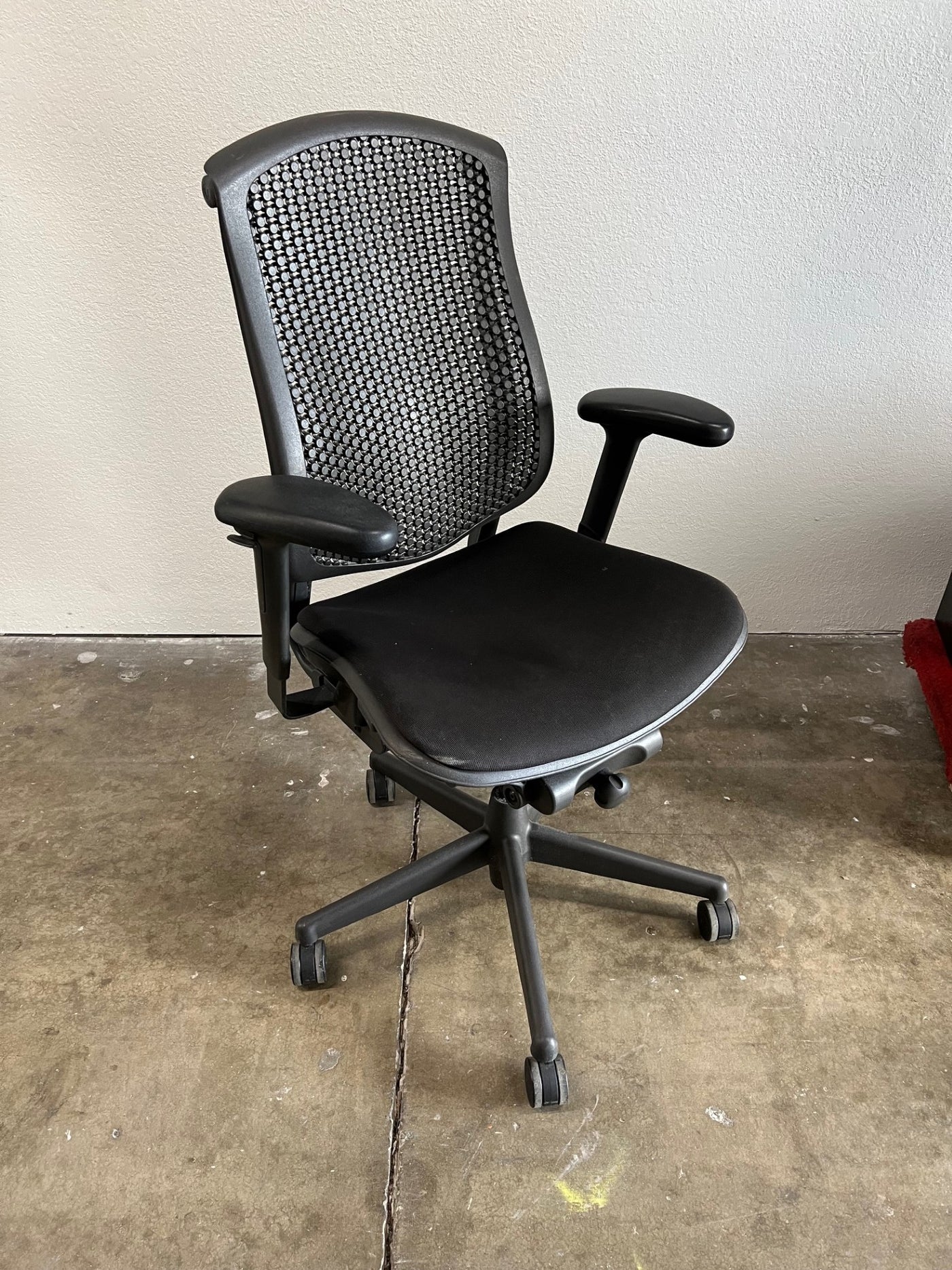 Pre owned Herman Miller Celle