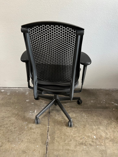 Pre owned Herman Miller Celle